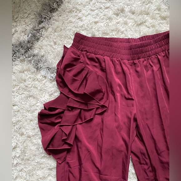 Maroon pants with ruffles - Picture 4 of 6